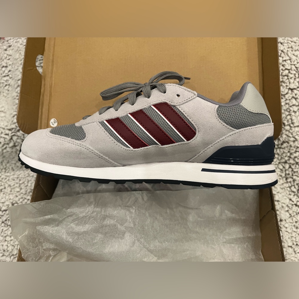 NIB Mens adidas Run 80s Athletic Shoe size 11